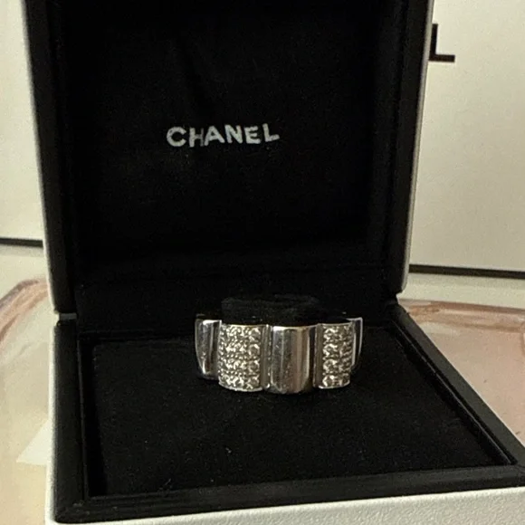 Chanel 18k Diamond Profil de Camélia Ring - Size 50 (Approx. 5 1/4) - Picture 8 of 12